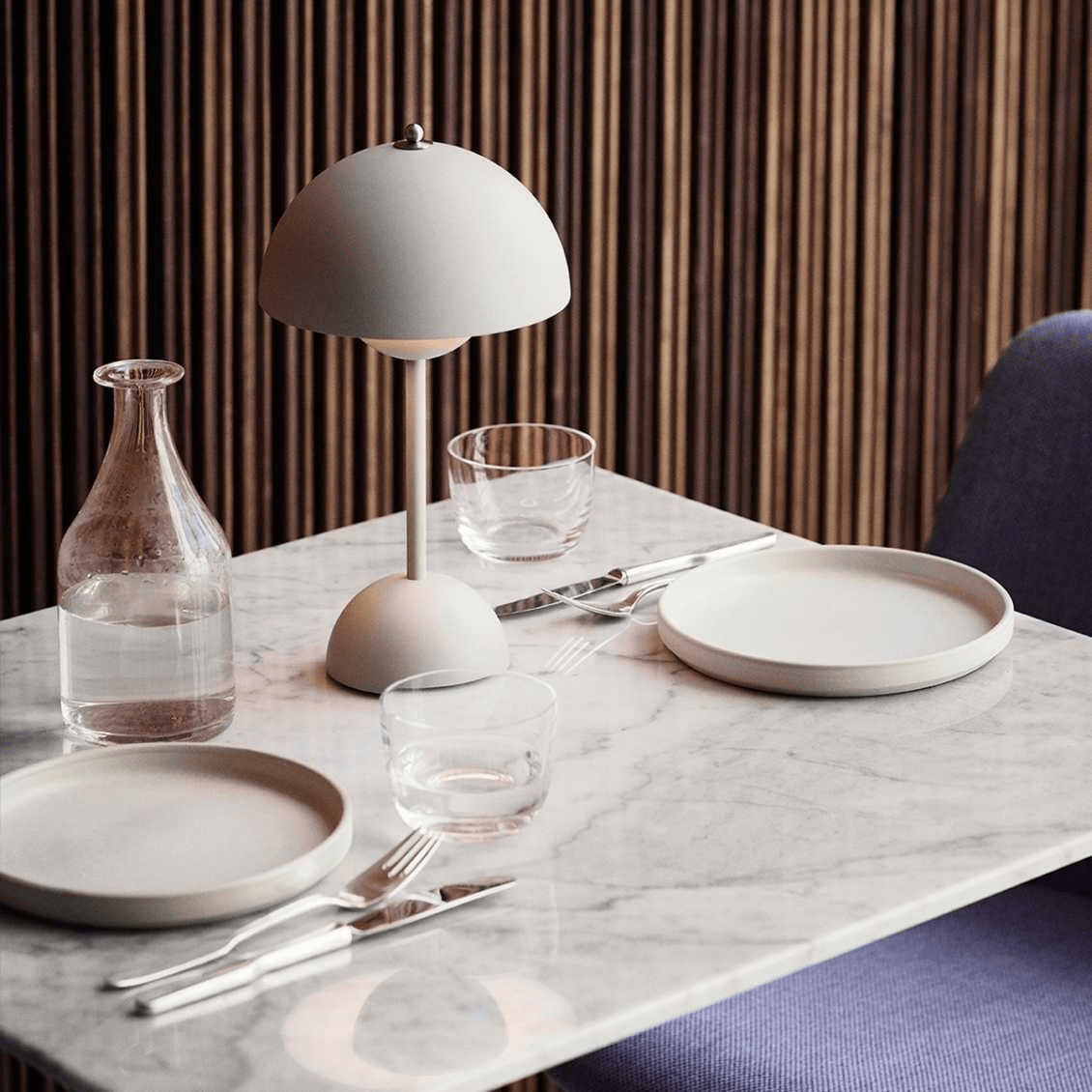 Lâmpada LED de Secretária – Simplicidade Moderna e Funcionalidade