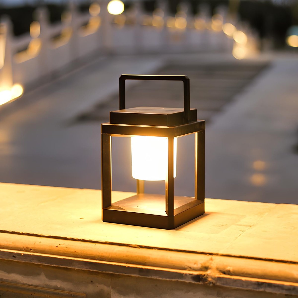 Lanterna Solar Moderna – Iluminação Elegante e Durável