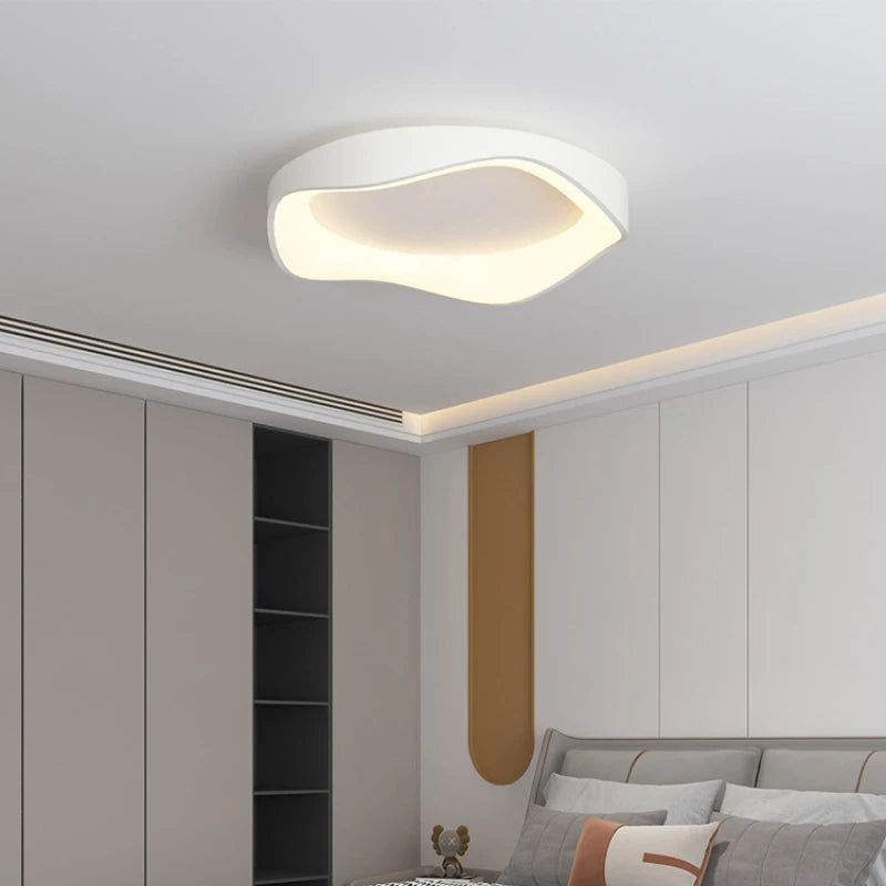 Asymmetrinen LED-kattovalaisin – Trendikkyys ja eleganssi