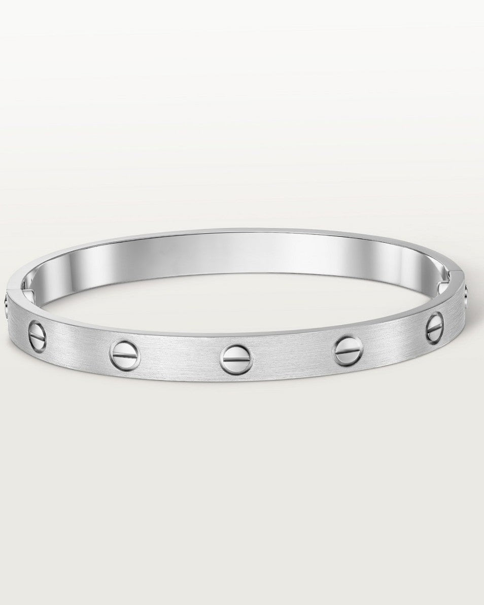 Pulseira Rígida – Acabamento Prateado e Estilo Refinado