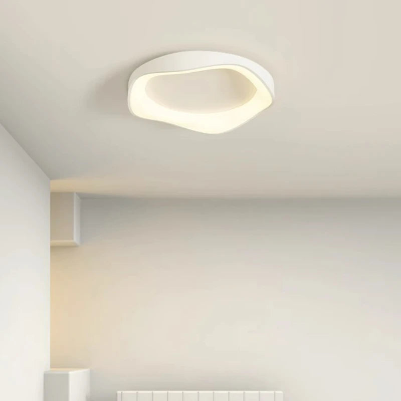 Asymmetrinen LED-kattovalaisin – Trendikkyys ja eleganssi