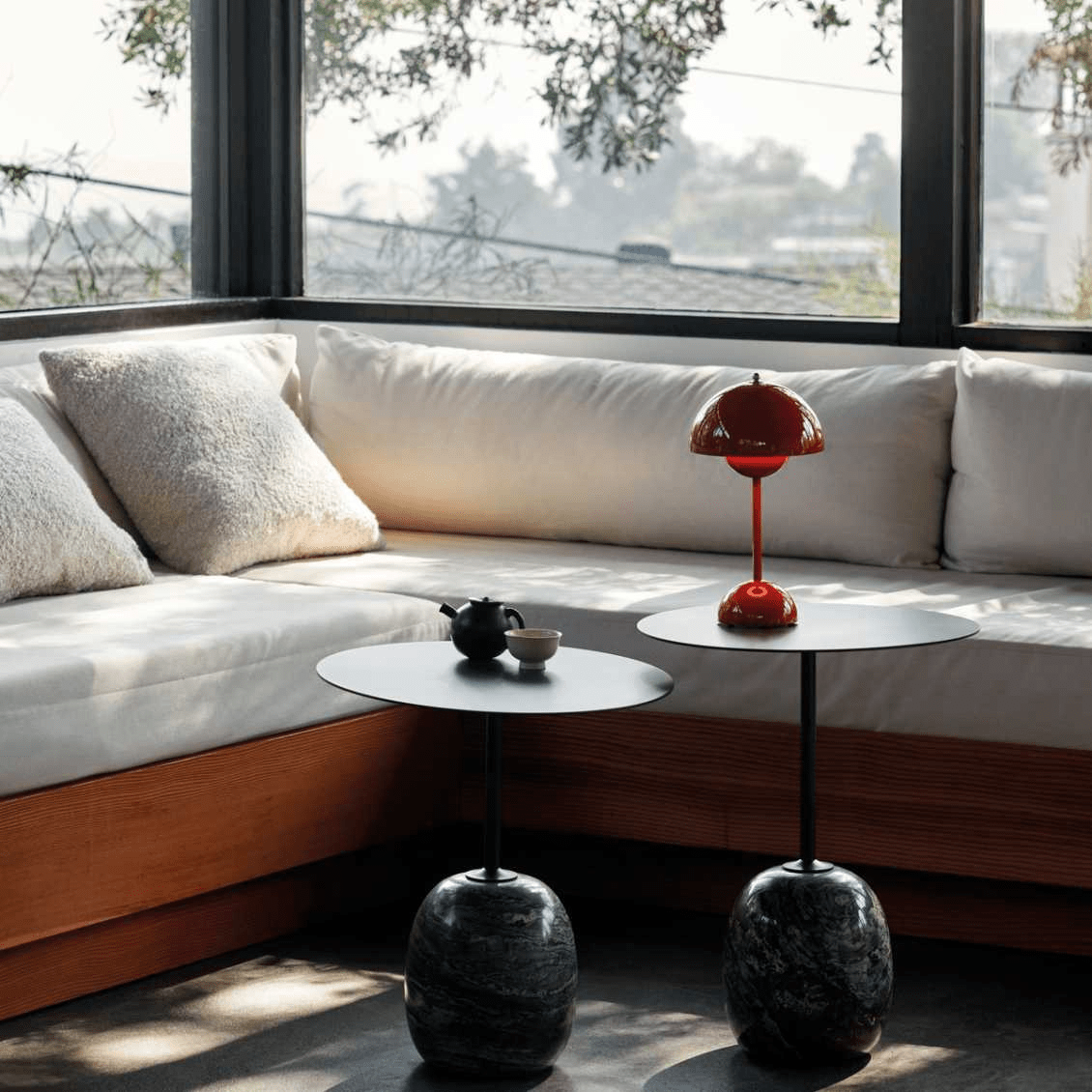 Lâmpada LED de Secretária – Simplicidade Moderna e Funcionalidade