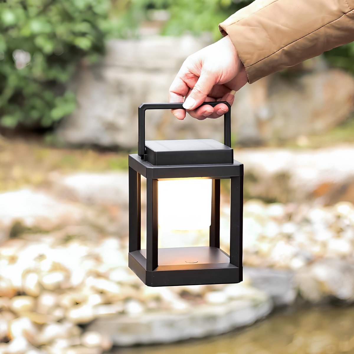 Lanterna Solar Moderna – Iluminação Elegante e Durável