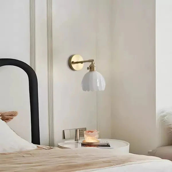 Aplique Decorativa de Pared – Flor en Capullo y Ambiente Romántico 