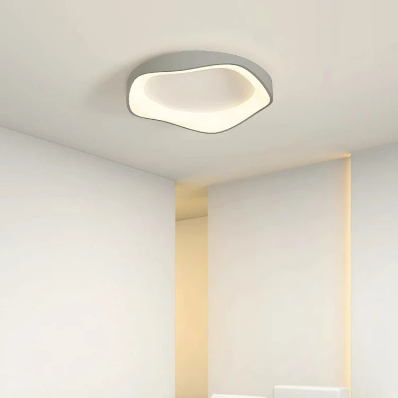 Asymmetrinen LED-kattovalaisin – Trendikkyys ja eleganssi 