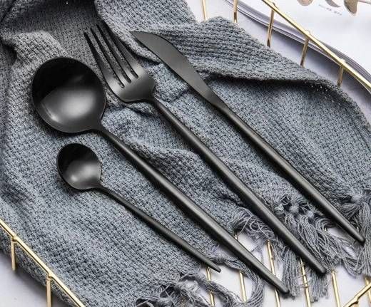 مجموعة أدوات تناول الطعام الفاخرة – لطاولة أنيقة ومميزة 