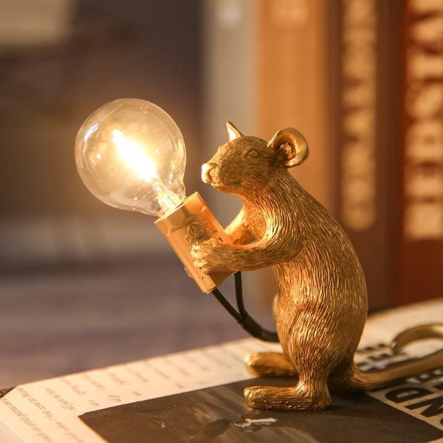 Lampa de birou Șoarece – Decorațiune originală și iluminat la modă 