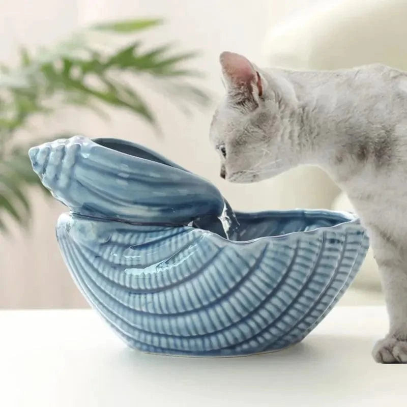 Fântână cu apă pentru pisici din ceramică – Eleganță și hidratare pură 