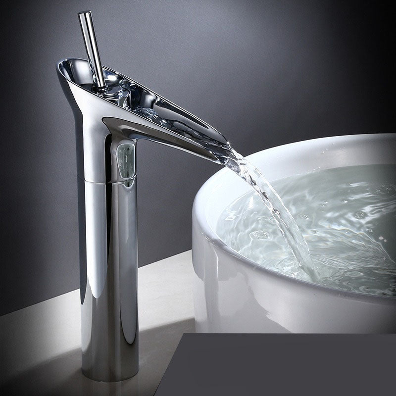Cascade Faucet Bathroom – Antique and Elegant Style 
