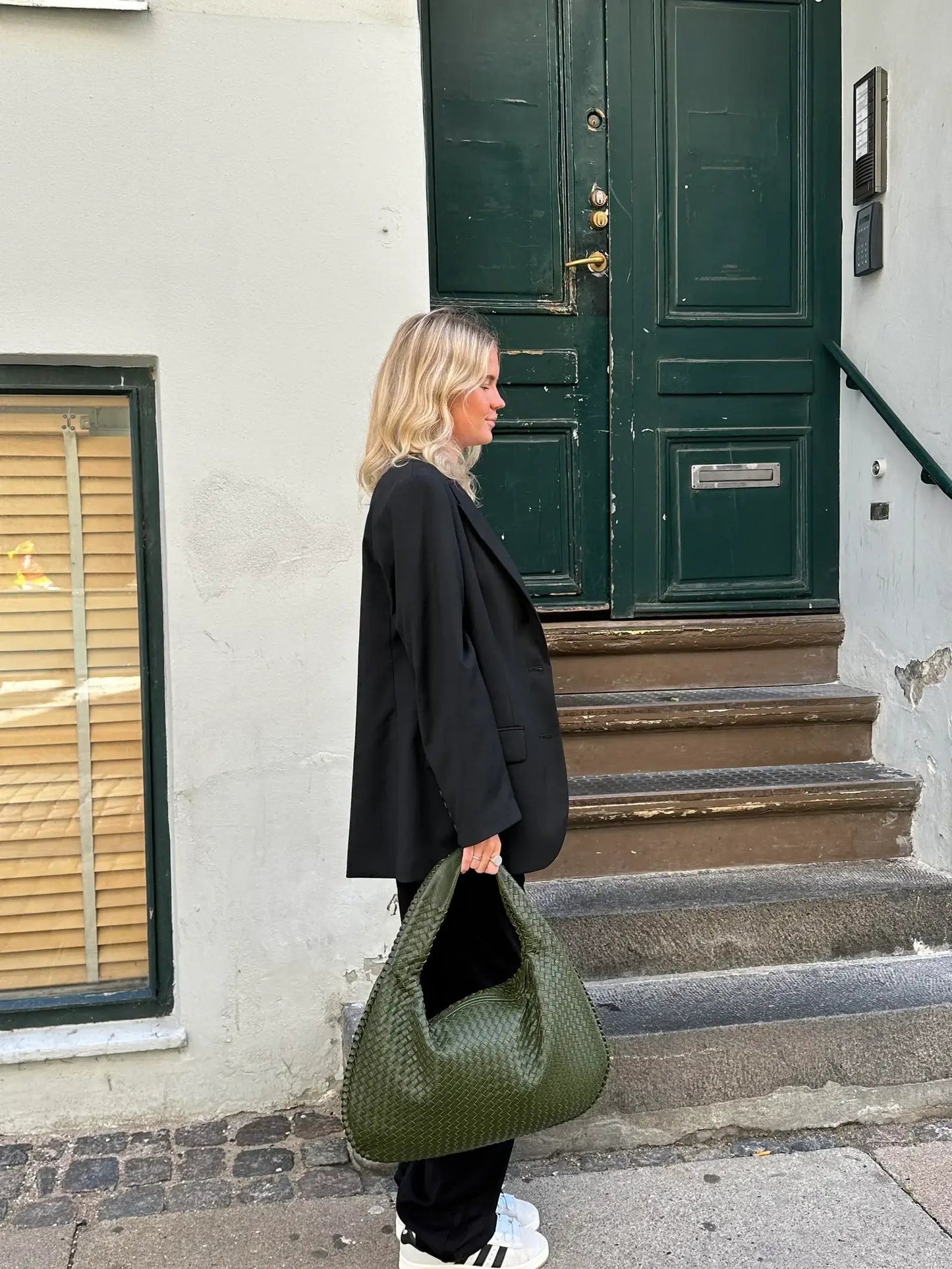Josiane | Taška na ruku tkaná – remeselná elegancia a nadčasové čaro 