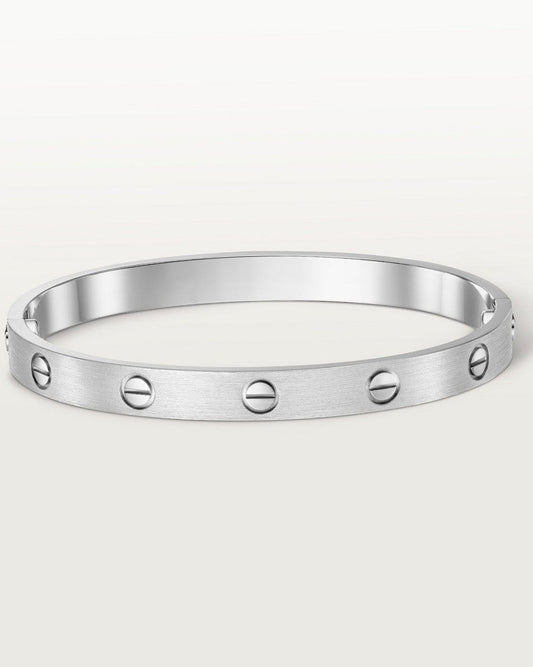 Pulseira Rígida – Acabamento Prateado e Estilo Refinado 