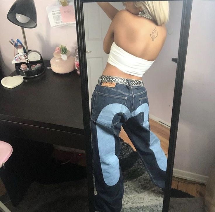 Nina | Modische Hose – Gerade Schnitt und kontrastierendes Herzmuster 