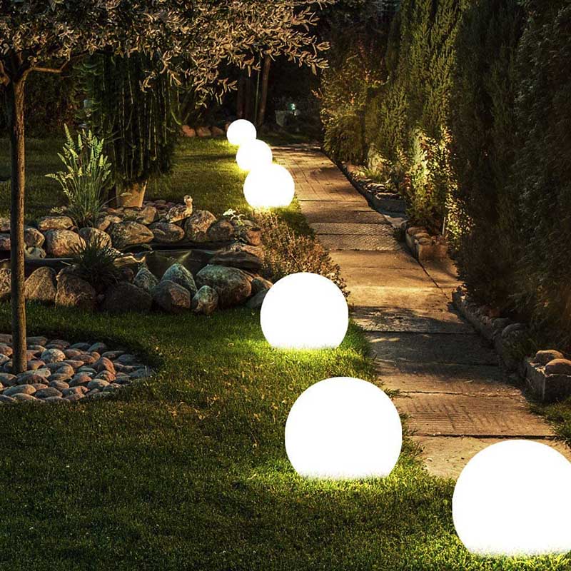 Lampă Sferică Exterioară Fără Fir – Iluminat Nomad și Elegant 