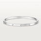 Pulseira Rígida – Acabamento Prateado e Estilo Refinado 