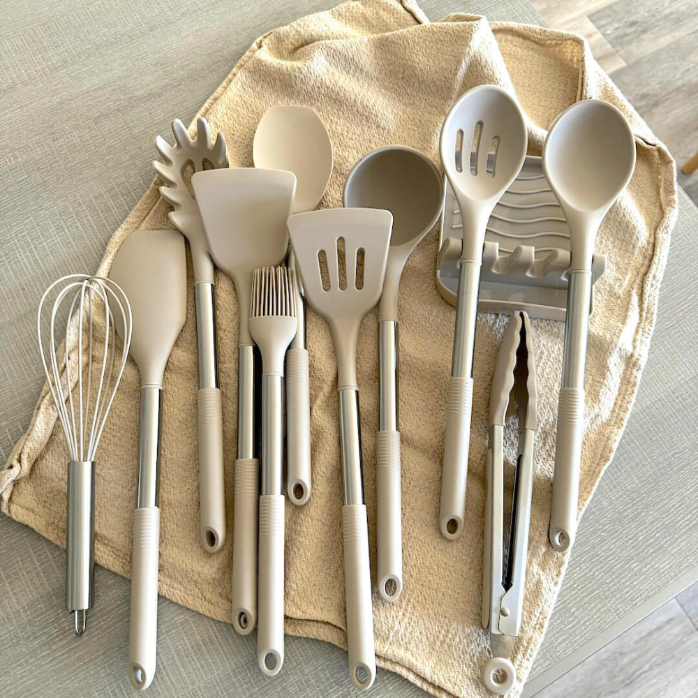 Set de ustensile de gătit din silicon 12 piese - complet și confortabil de utilizat