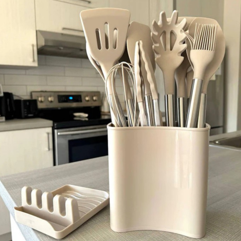 Set de ustensile de gătit din silicon 12 piese - complet și confortabil de utilizat