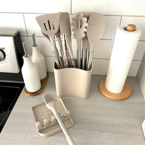 Set de ustensile de gătit din silicon 12 piese - complet și confortabil de utilizat