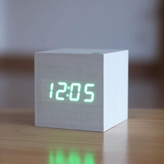 Digital Cube Ur - Minimalistisk Design Og LED Skærm 