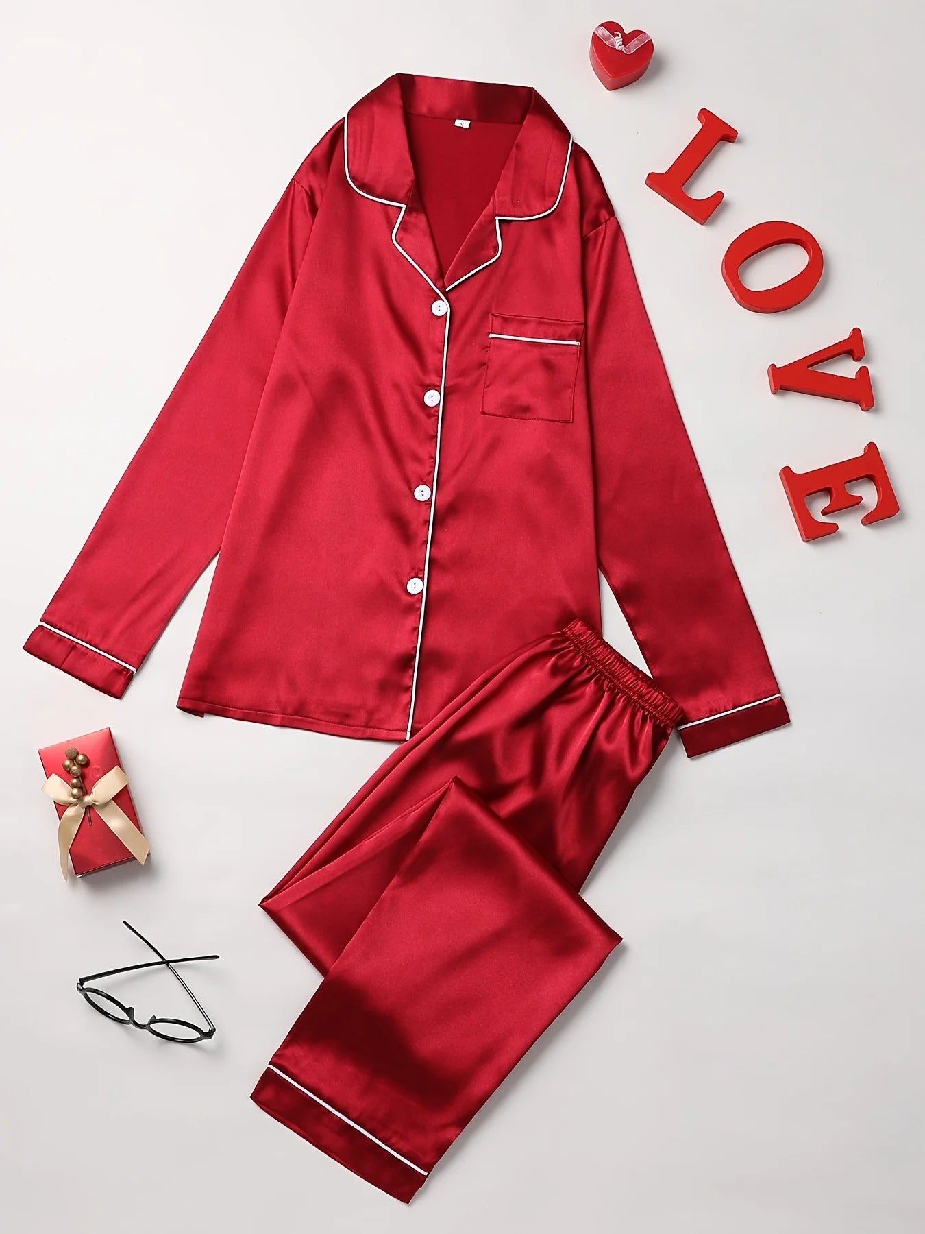 Sandra | Shiny Pajamas – Night Elegance and Delicate Touch 