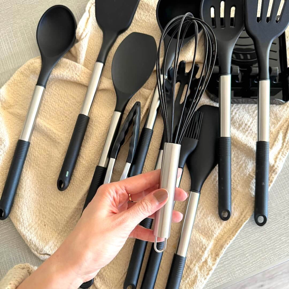 Set de ustensile de gătit din silicon 12 piese - complet și confortabil de utilizat
