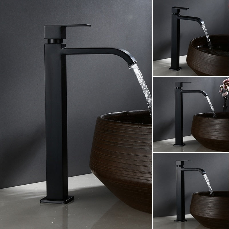 Torneira de Lavabo Elevada – Acabamento Elegante Preto Mate 