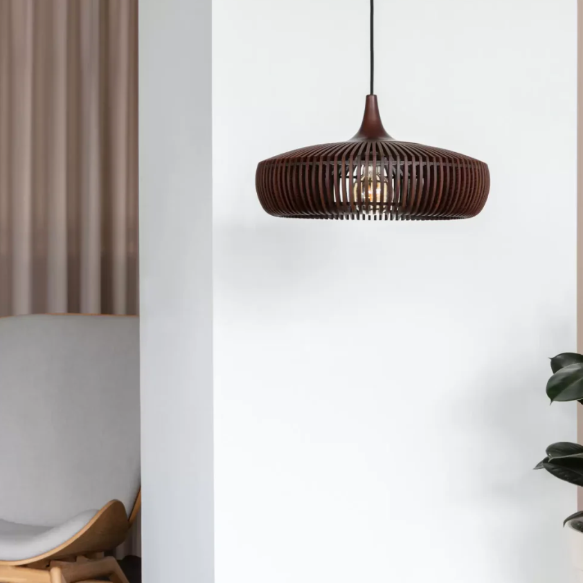 Elegant Light Suspension – Shine and Refinement 